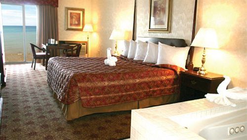 Hamilton Select Beachfront Mackinaw City